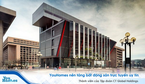 Con tàu gây ảo giác tại bảo tàng quốc tế