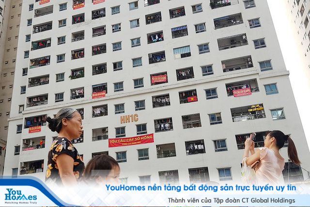 ‘Làn sóng’ băng rôn đòi sổ hồng ở chung cư HH Linh Đàm - Ảnh 8.