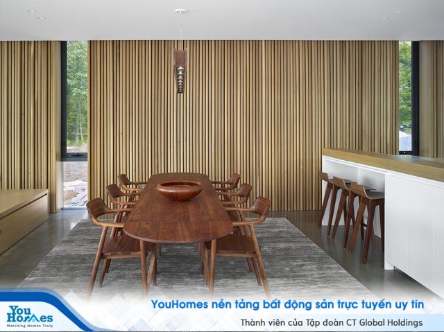 Ngôi nhà trên diện tích hơn 2.700 m2 có lưng dựa rừng thông cổ thụ, mặt hướng hồ - Ảnh 10.