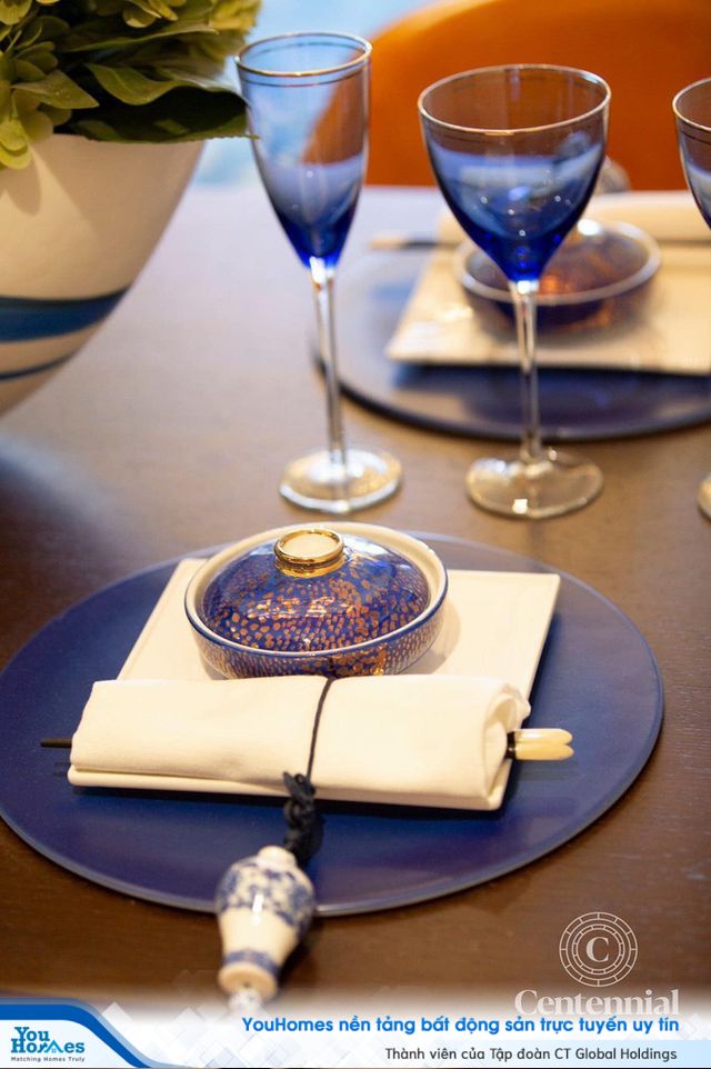 Quiet Luxury không thấy được ngay lập tức mà cần sự hiểu biết, cần trải nghiệm và vốn văn hóa phong phú thì mới có thể thấu cảm được. Chỉ khi sống trong môi trường đó, không gian đó mới cảm nhận được cái đẹp cái sang