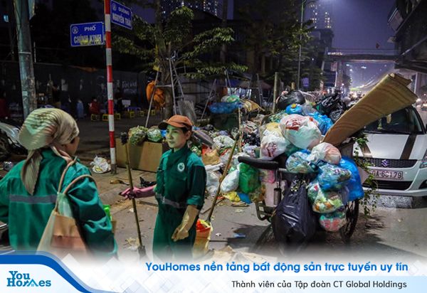 Tháng 1/2019, người dân Nam Sơn chặn xe rác khiến rác thải nội đô ùn ứ, công nhân vệ sinh vất vả để dọn dẹp