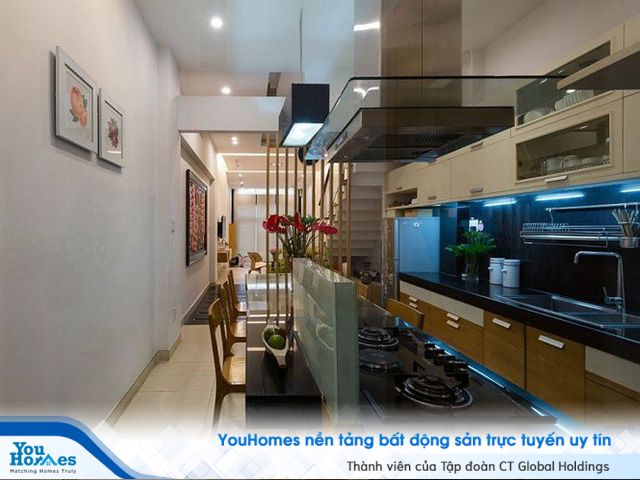 Nhà ống 4 tầng, mặt tiền hẹp vẫn đẹp long lanh - Ảnh 4.