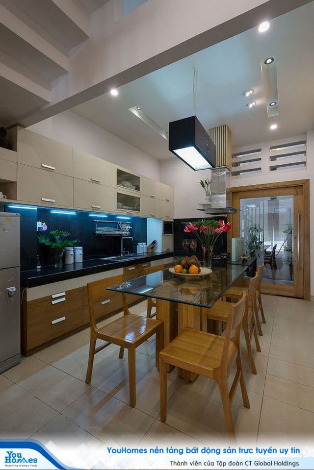 Nhà ống 4 tầng, mặt tiền hẹp vẫn đẹp long lanh - Ảnh 6.