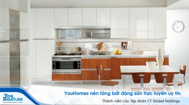 Những tủ bếp đơn giản nhưng khiến không gian bếp đẹp và sang đến không ngờ - Ảnh 2.