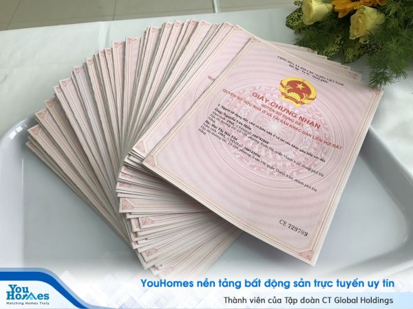 Sổ hồng là giấy chứng nhận quyền sở hữu nhà ở cùng quyền sở hữu đất ở.