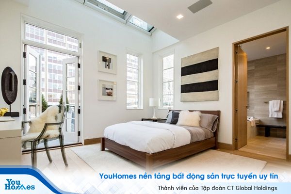 Phòng ngủ lớn trong ngôi nhà