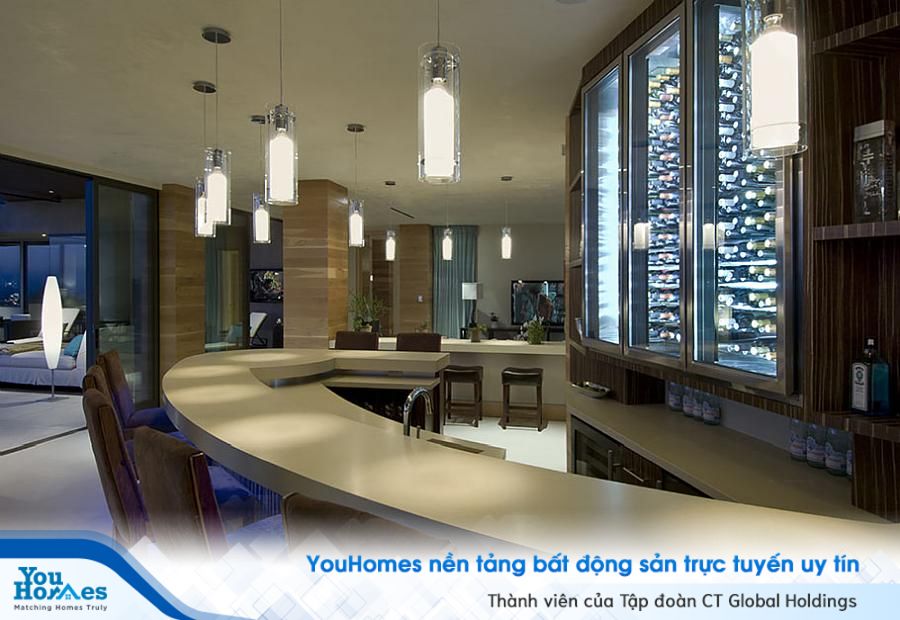 Quầy bar với thiết kế đầy tinh tế giúp người sử dụng có được một nơi thư giãn thoải mái nhất.