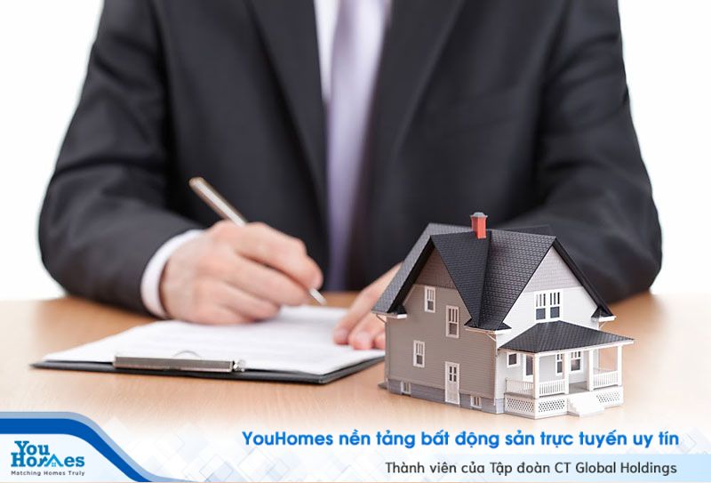 Giấy chứng nhận quyền sử dụng đất (sổ đỏ) là một yếu tố cực kỳ quan trọng giúp chứng minh sở hữu hợp pháp của bạn với ngôi nhà. 