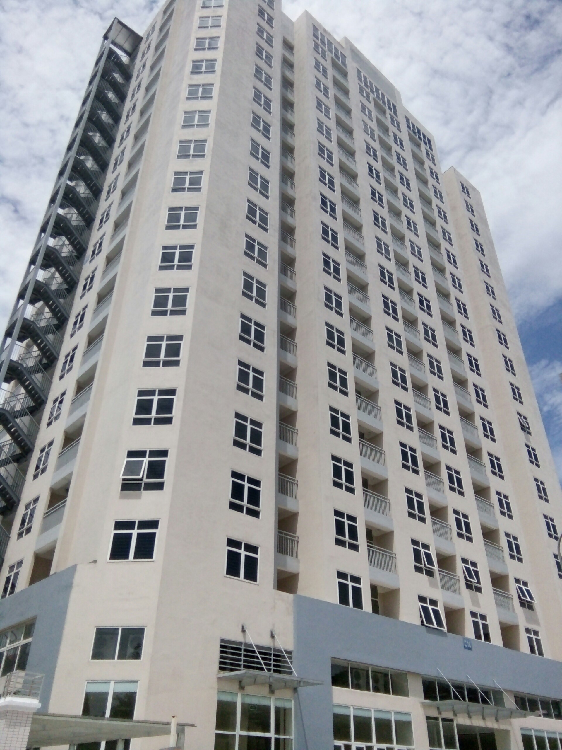 Chung cư C18 Lạc Long Quân