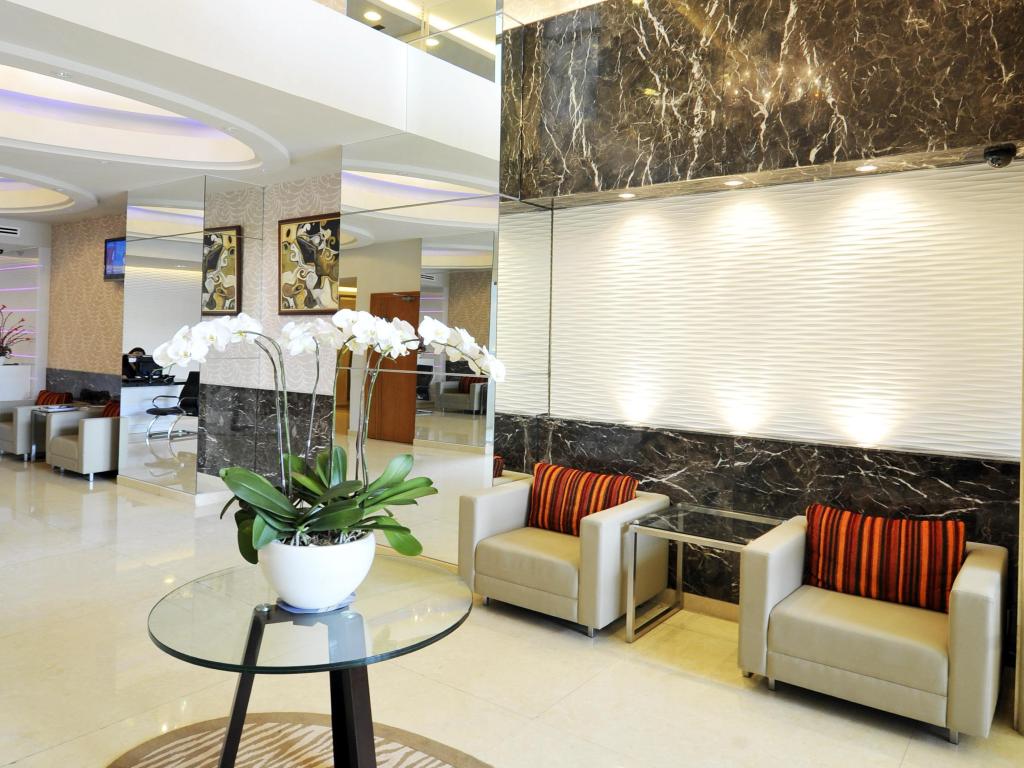 WMC TOWER - Mayfair Suites