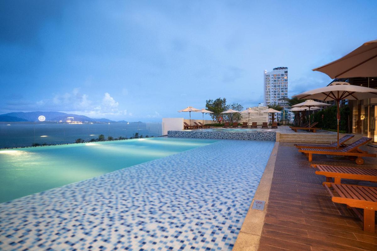 Vinpearl Beachfront Condotel Nha Trang