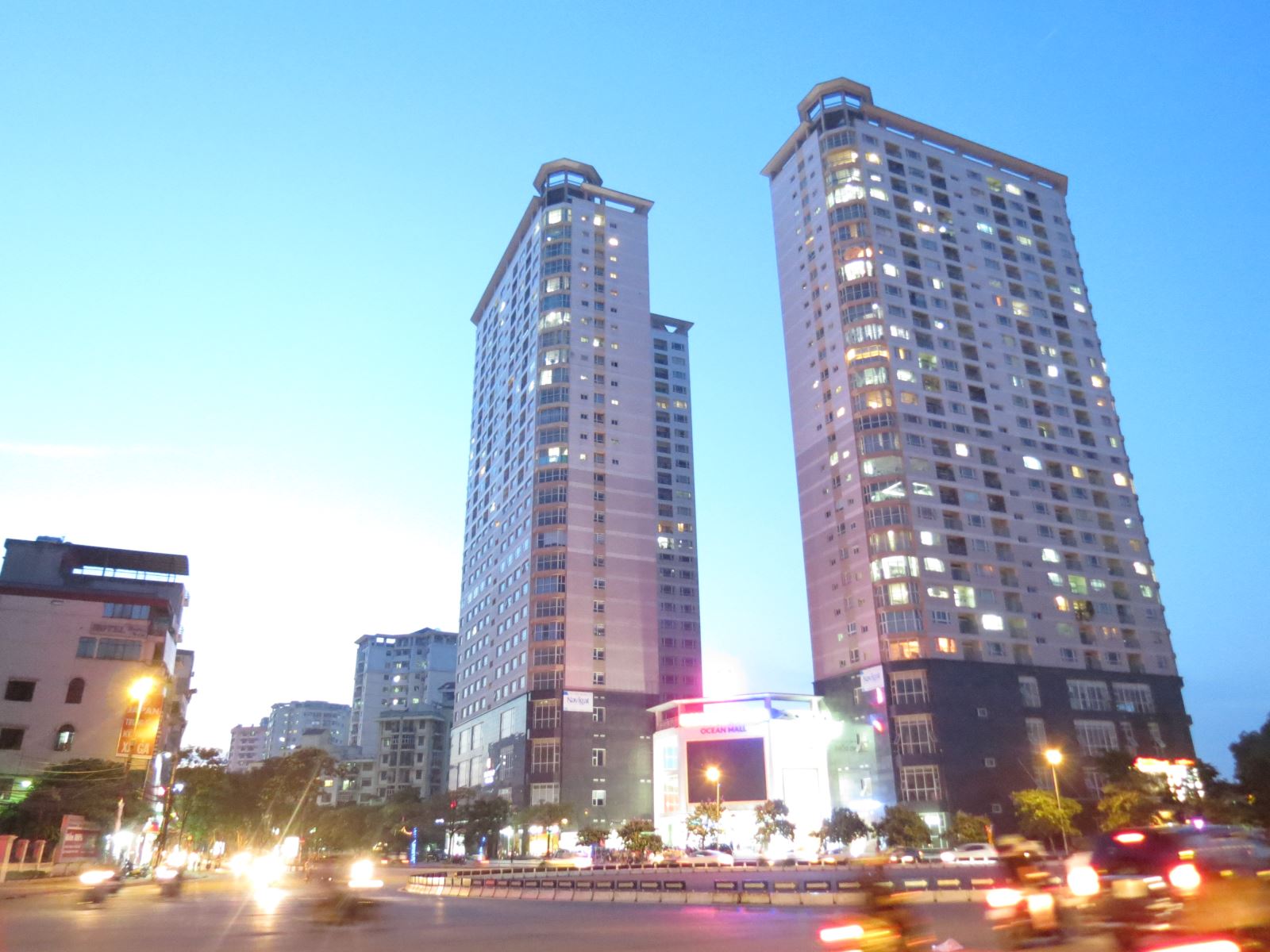 Làng Quốc Tế Thăng Long